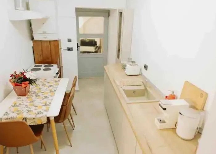 Old Town Luxury Segment 公寓